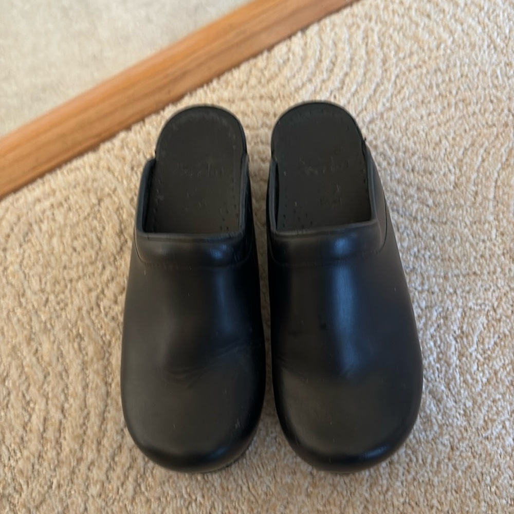 Dansko | women’s clog shoe size 37 6.5 - 7 black leather-